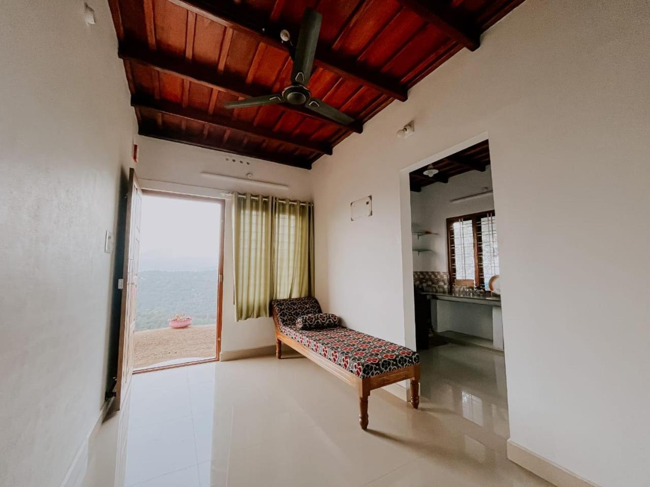 Palkulam Heights Villa Kumudi Bagian luar foto